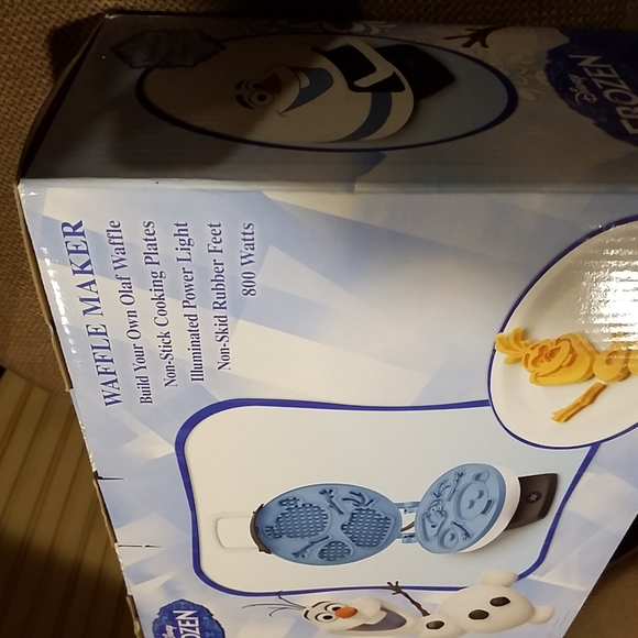 Disney Frozen Waffle Maker Olaf. NEW - Picture 4 of 11